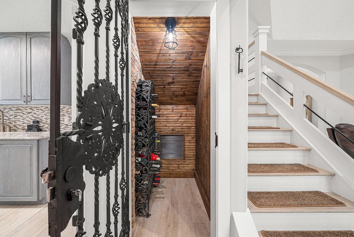 RIVERSIDE - Residential