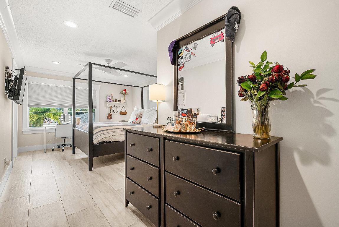 RIVERSIDE - Residential