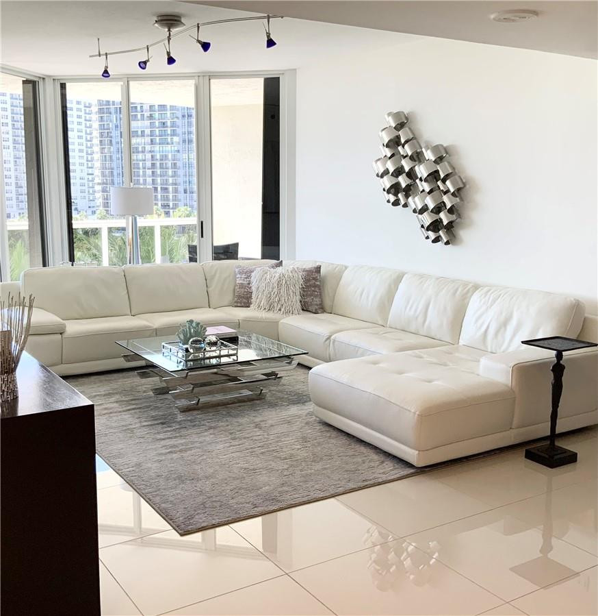 LHERMITAGE I CONDOMINIUM - Residential Lease