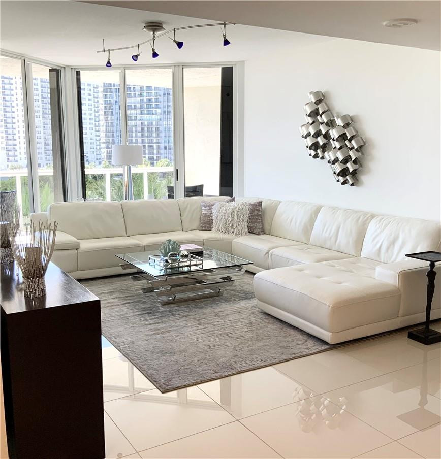 LHERMITAGE I CONDOMINIUM - Residential Lease