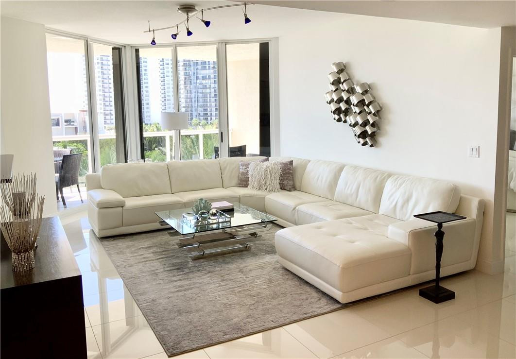 LHERMITAGE I CONDOMINIUM - Residential Lease
