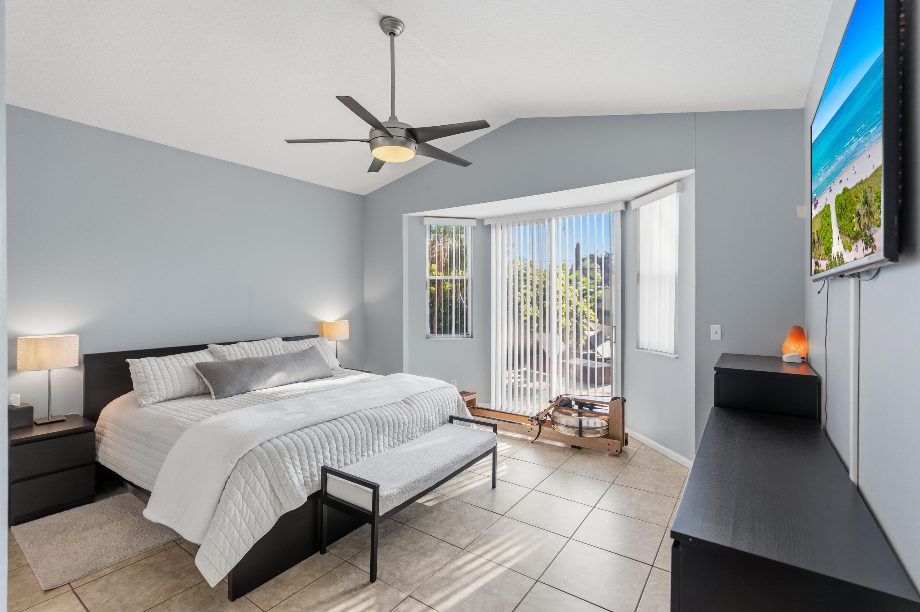 OAKLAND LAKES - Residential