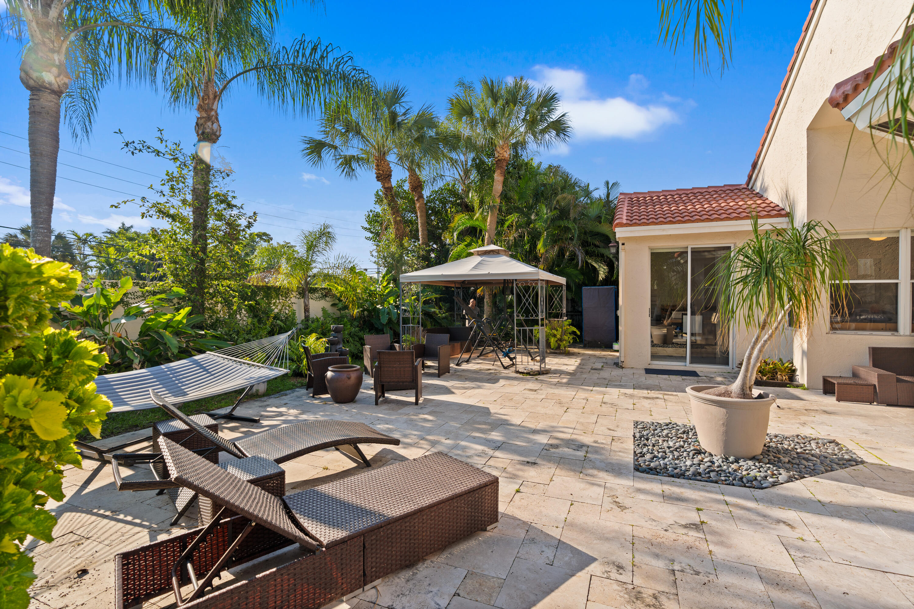 OAKLAND LAKES - Residential