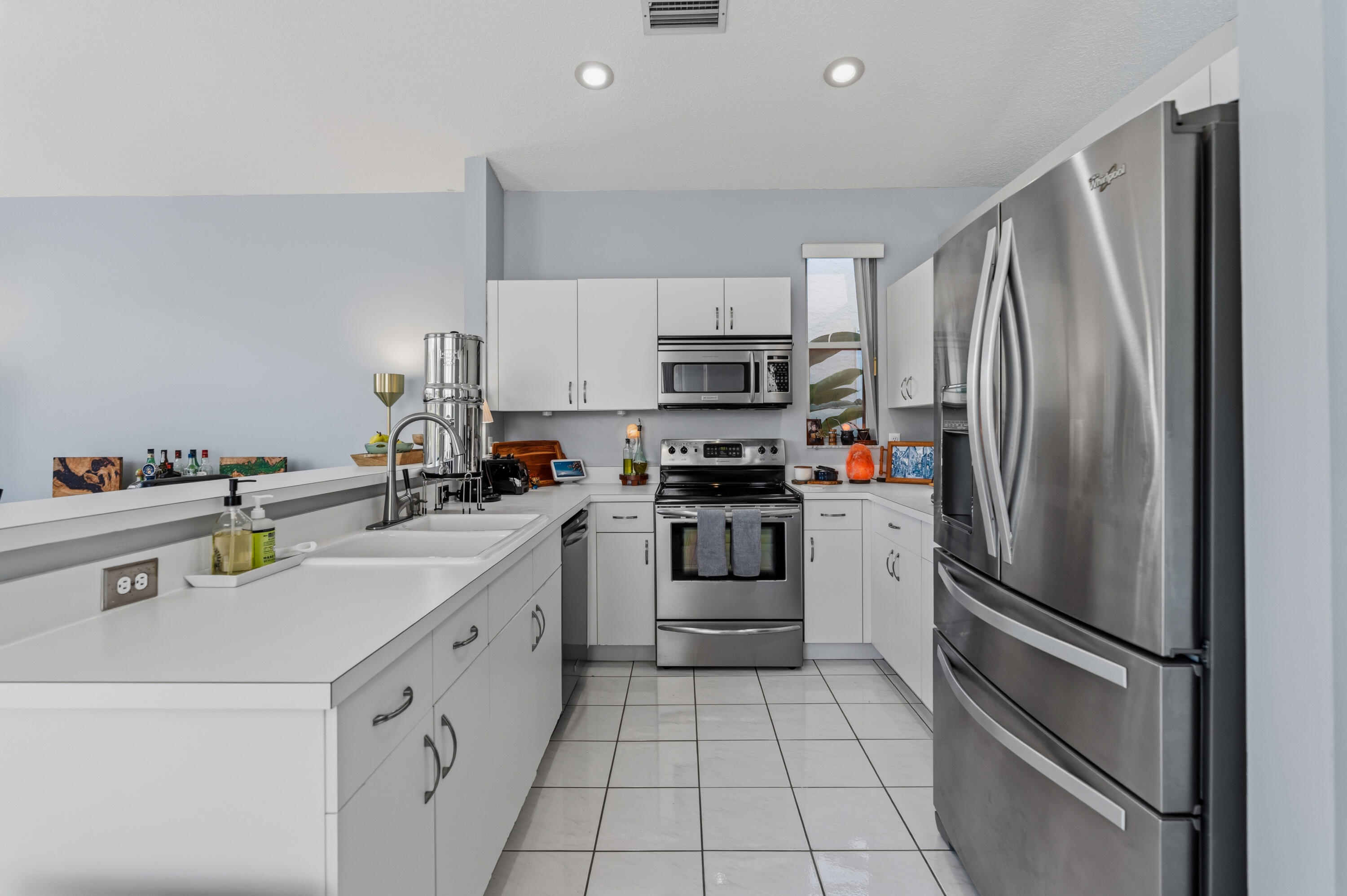 OAKLAND LAKES - Residential