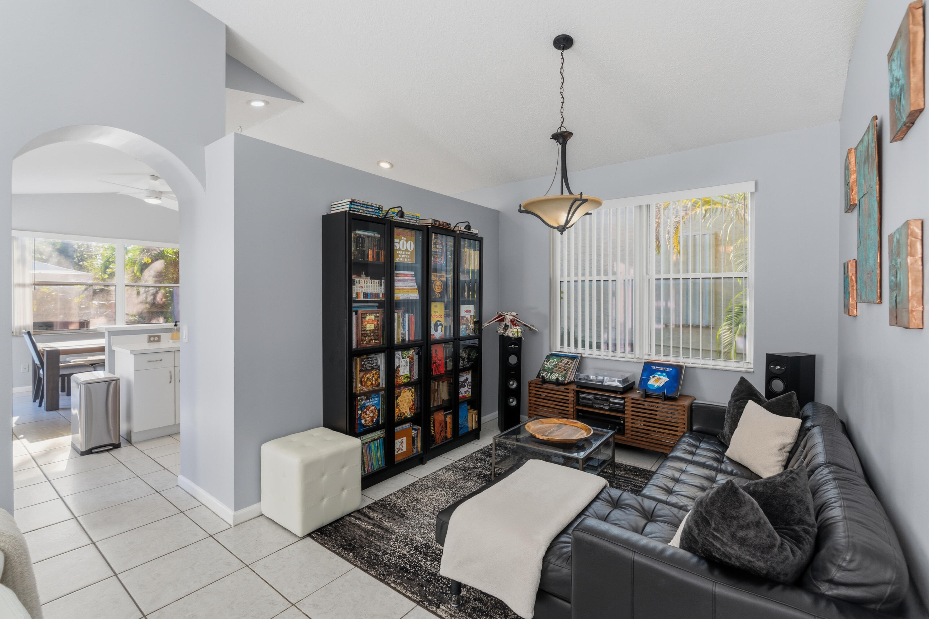 OAKLAND LAKES - Residential