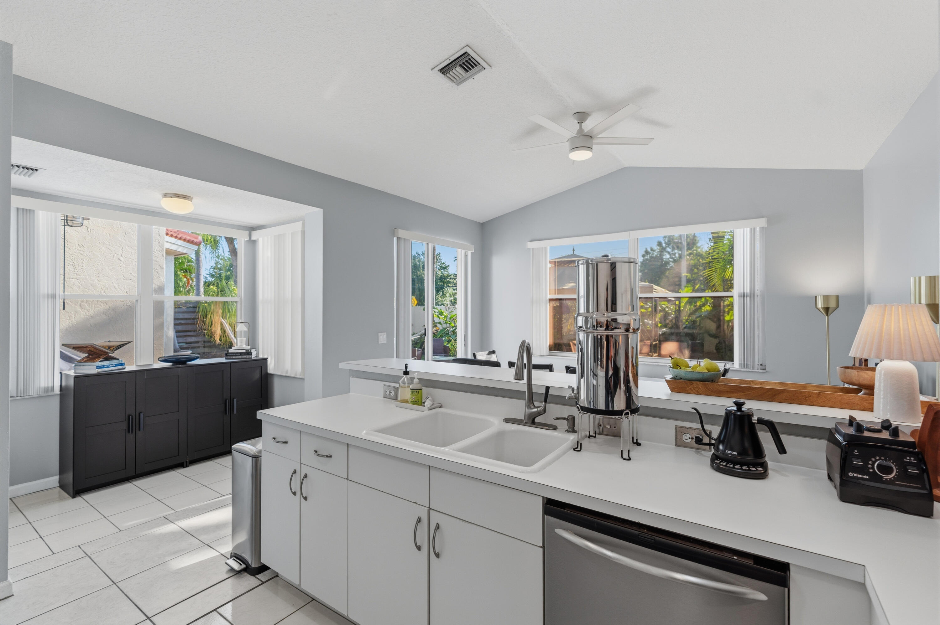 OAKLAND LAKES - Residential