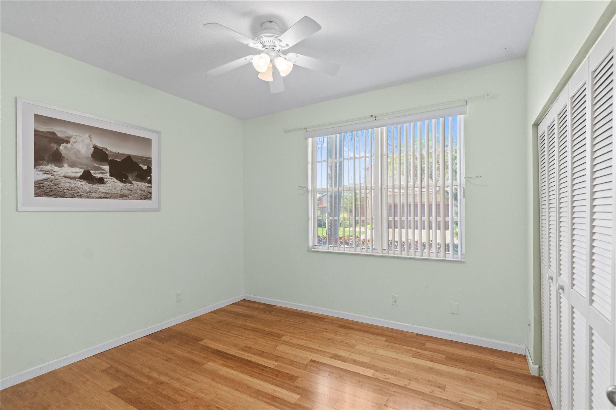 OAKLAND LAKES - Residential