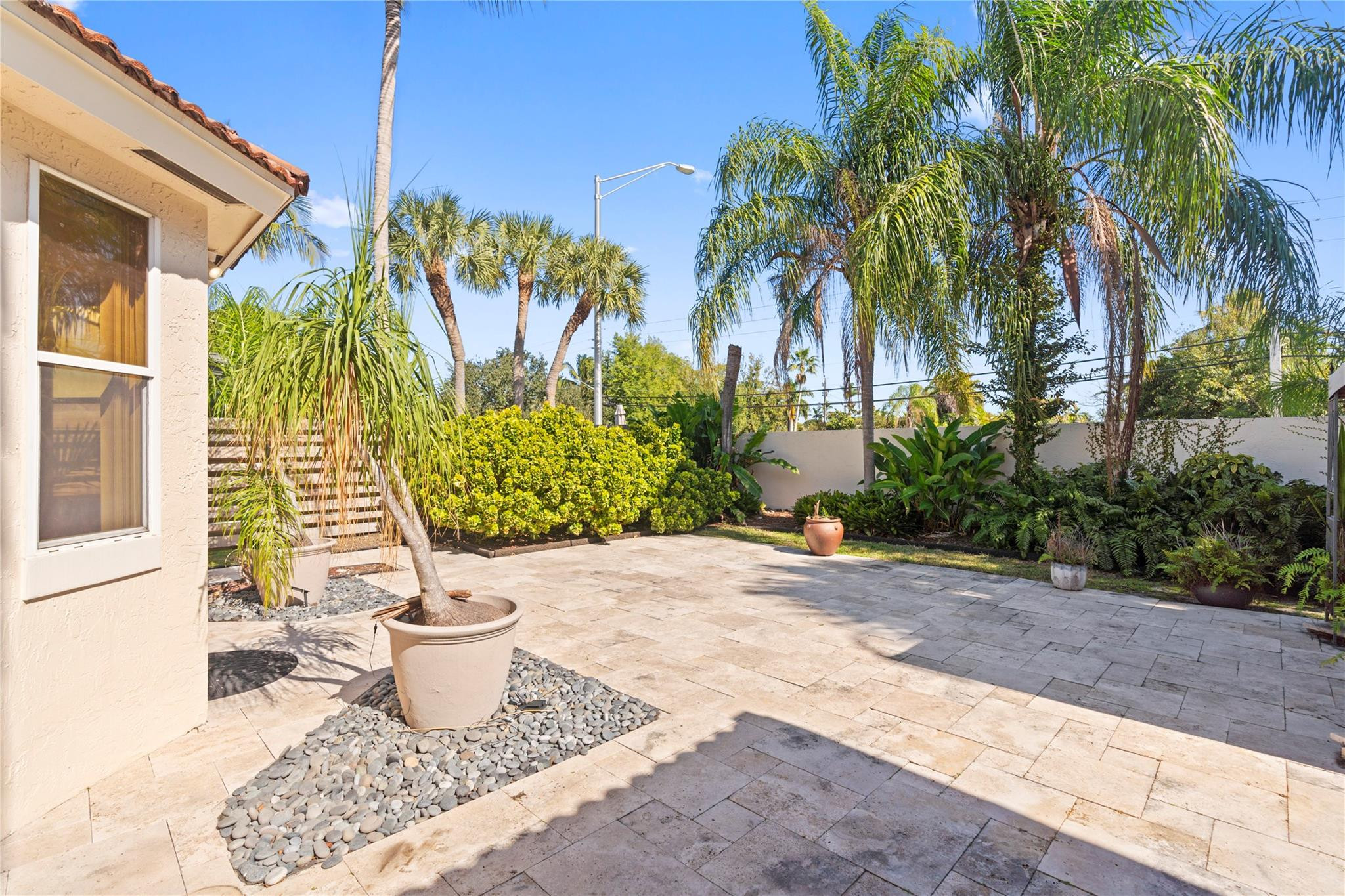 OAKLAND LAKES - Residential