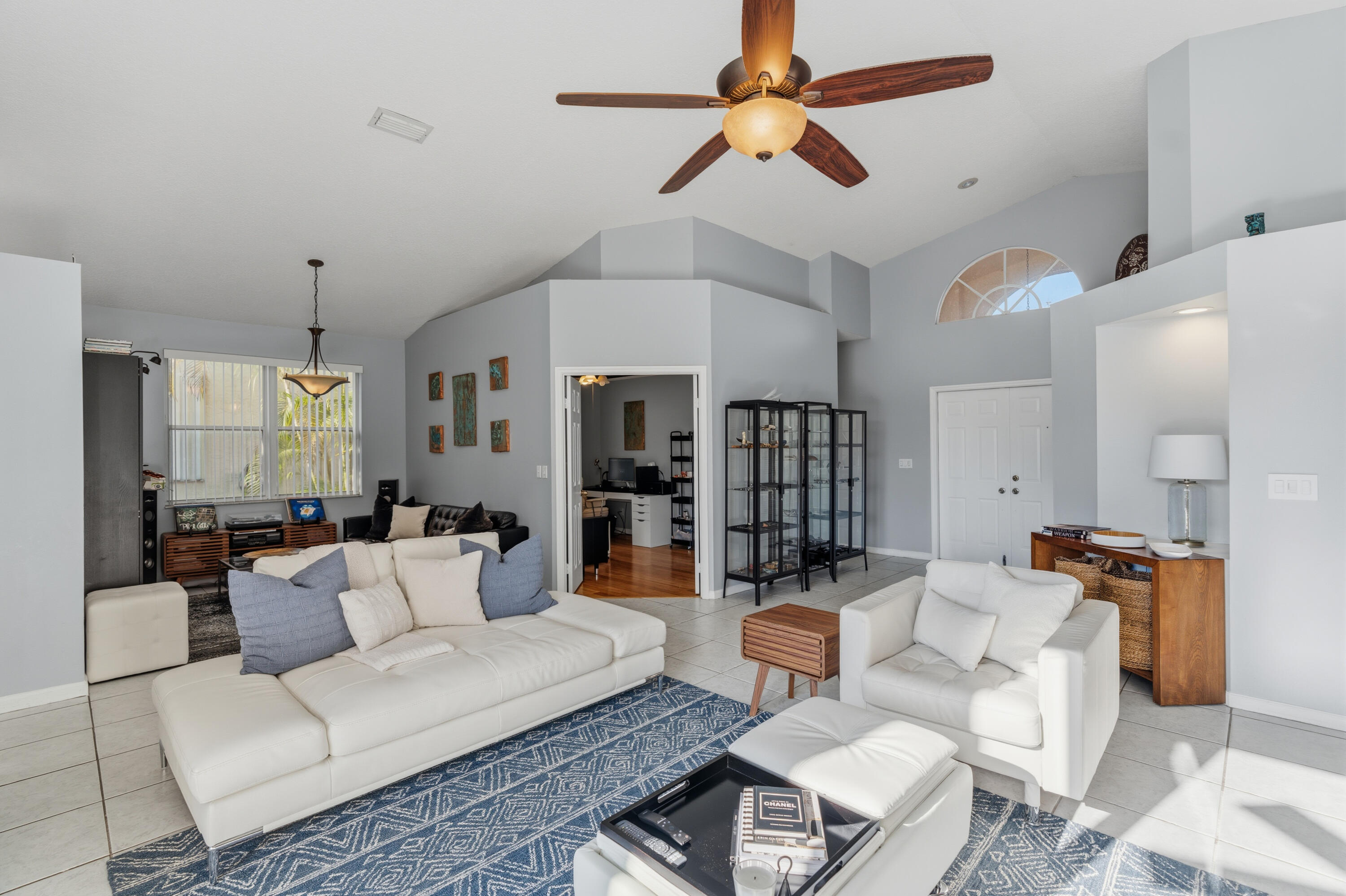 OAKLAND LAKES - Residential