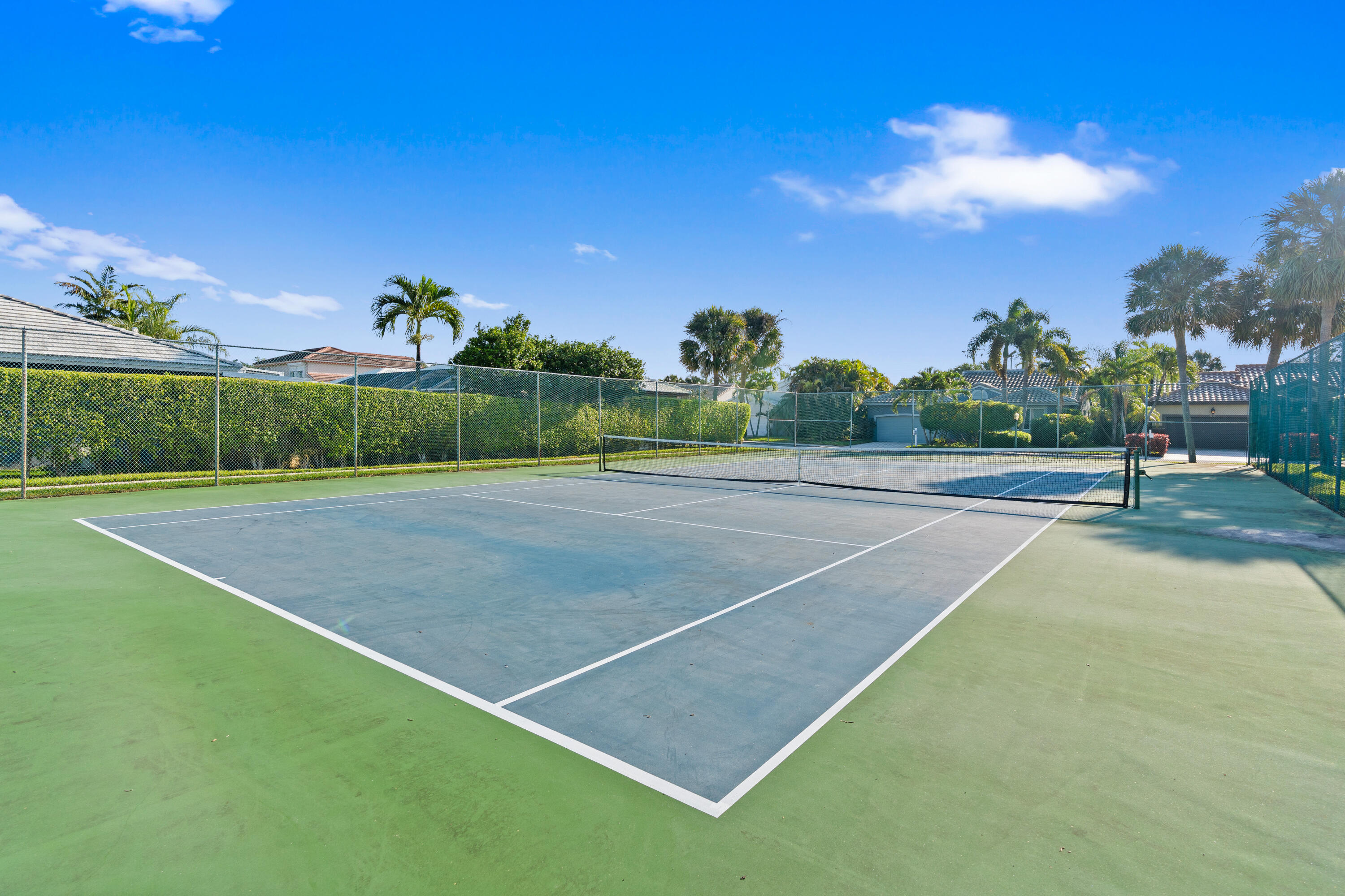 OAKLAND LAKES - Residential