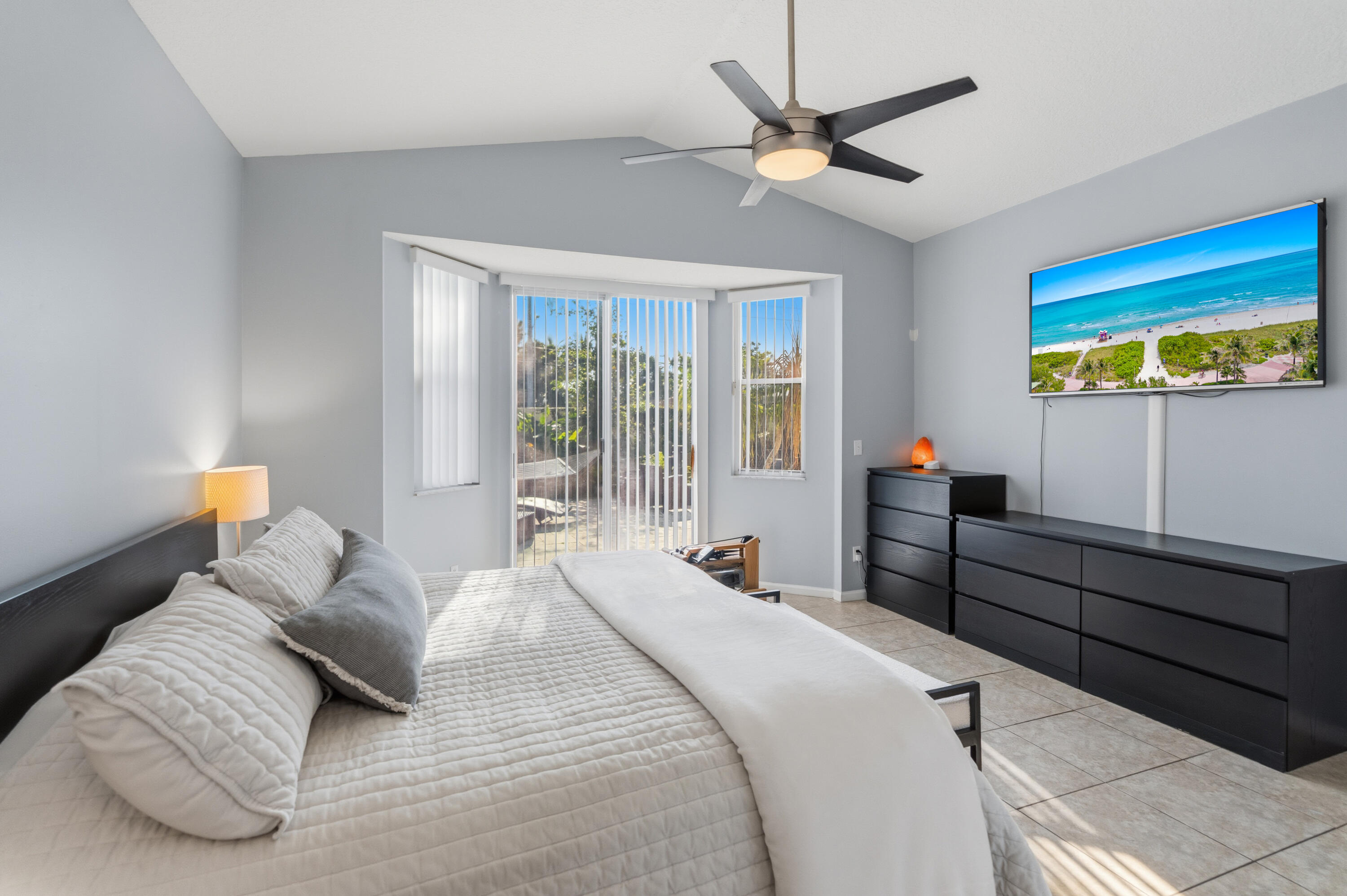 OAKLAND LAKES - Residential