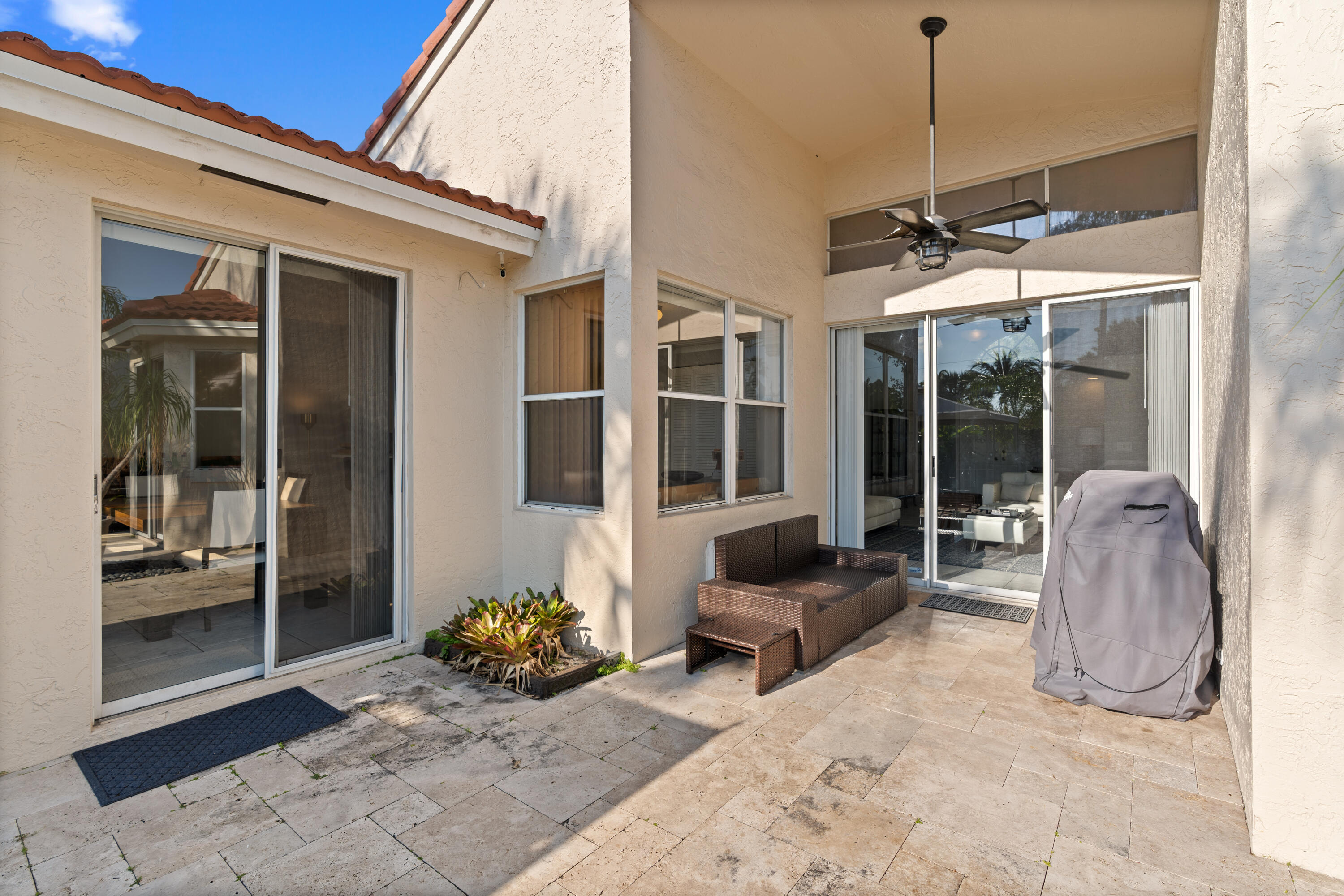 OAKLAND LAKES - Residential