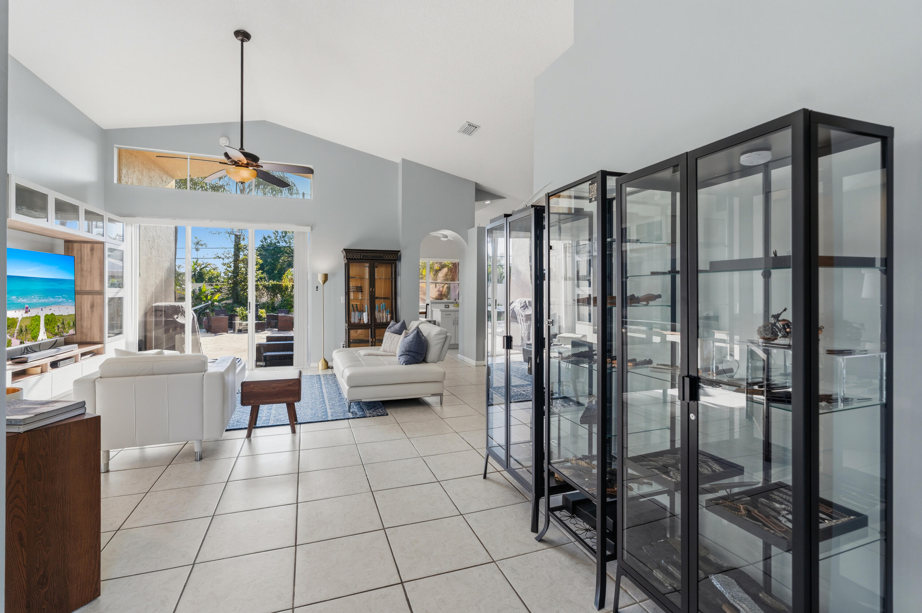 OAKLAND LAKES - Residential