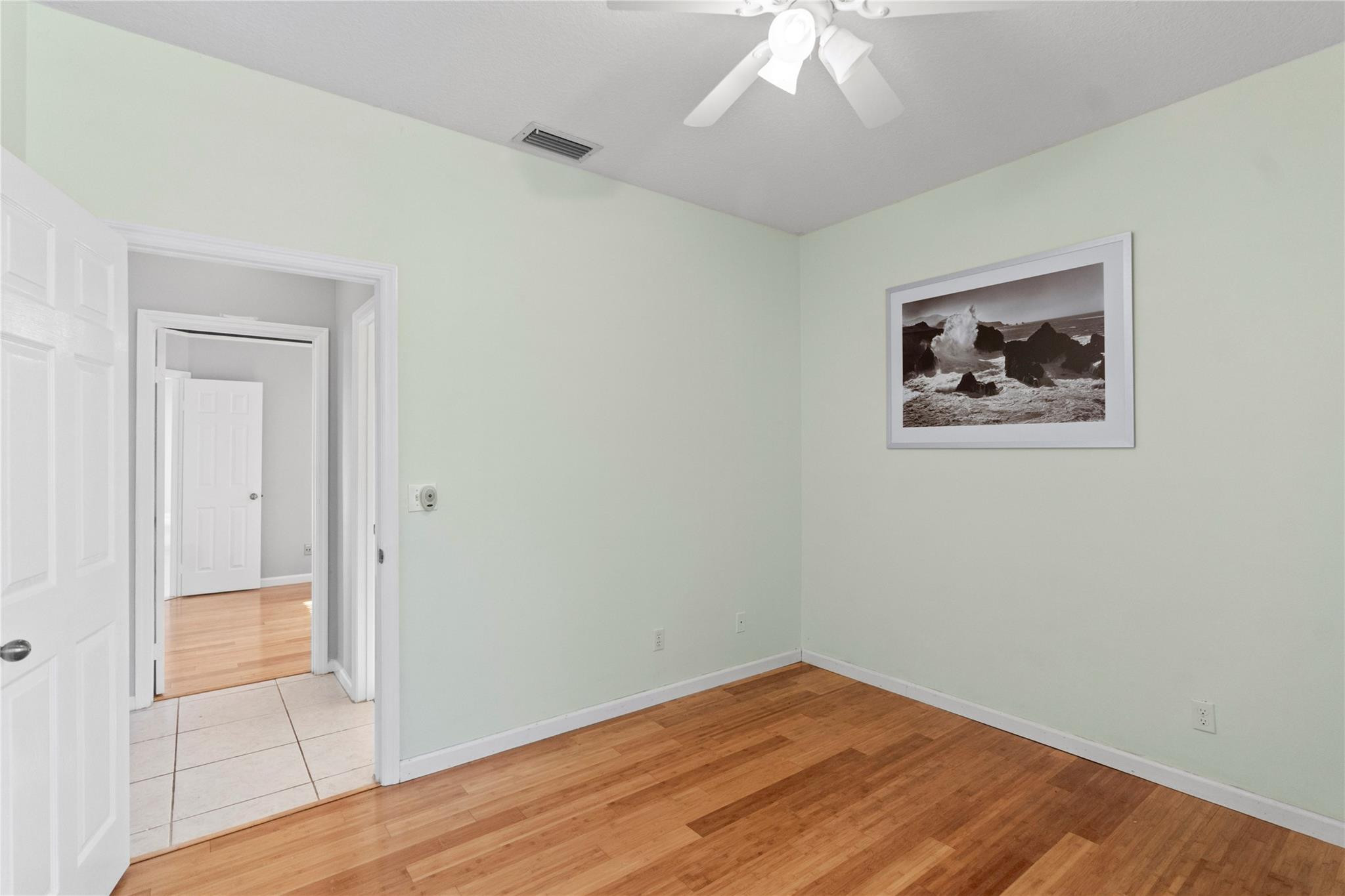 OAKLAND LAKES - Residential