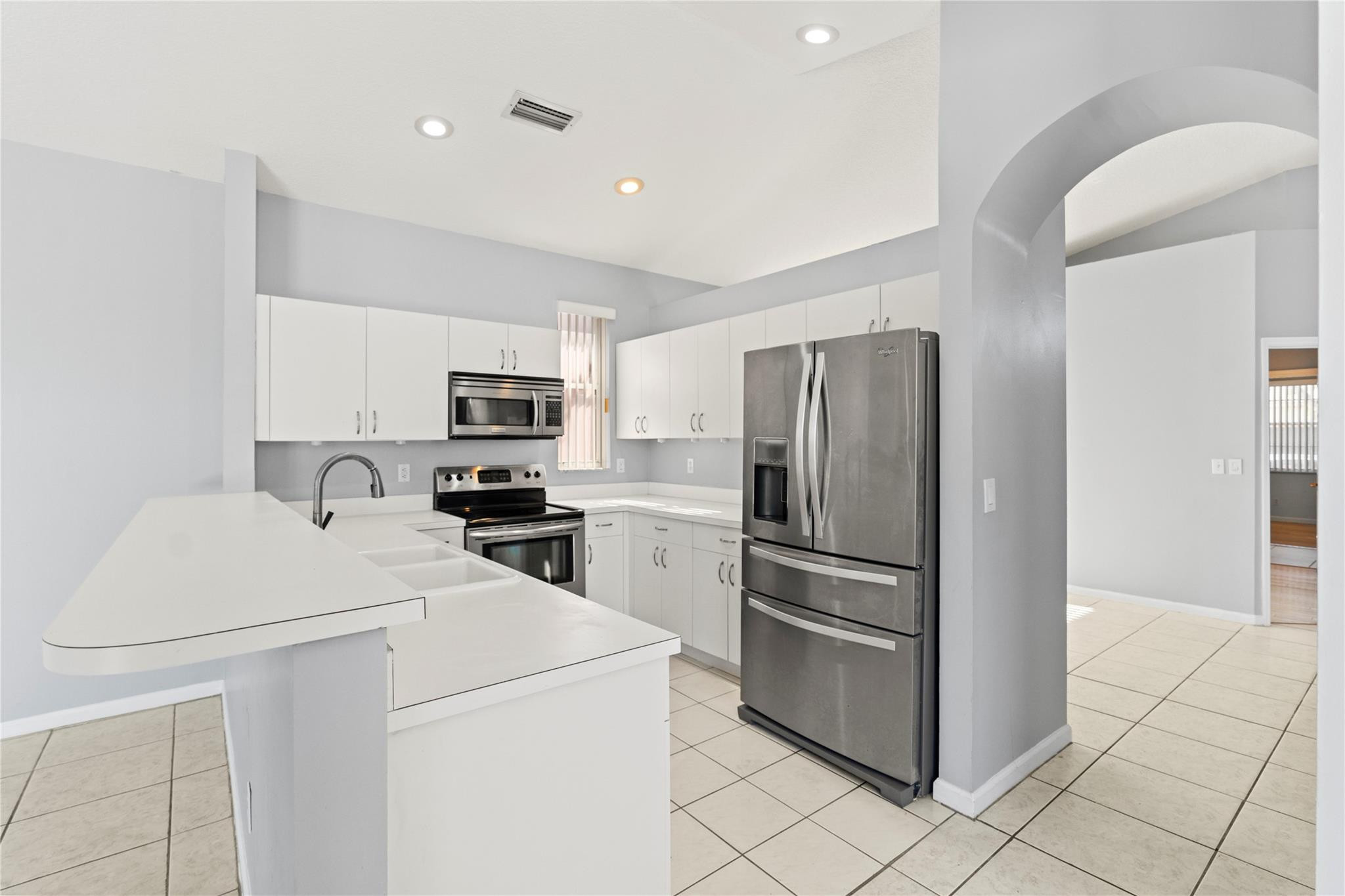 OAKLAND LAKES - Residential