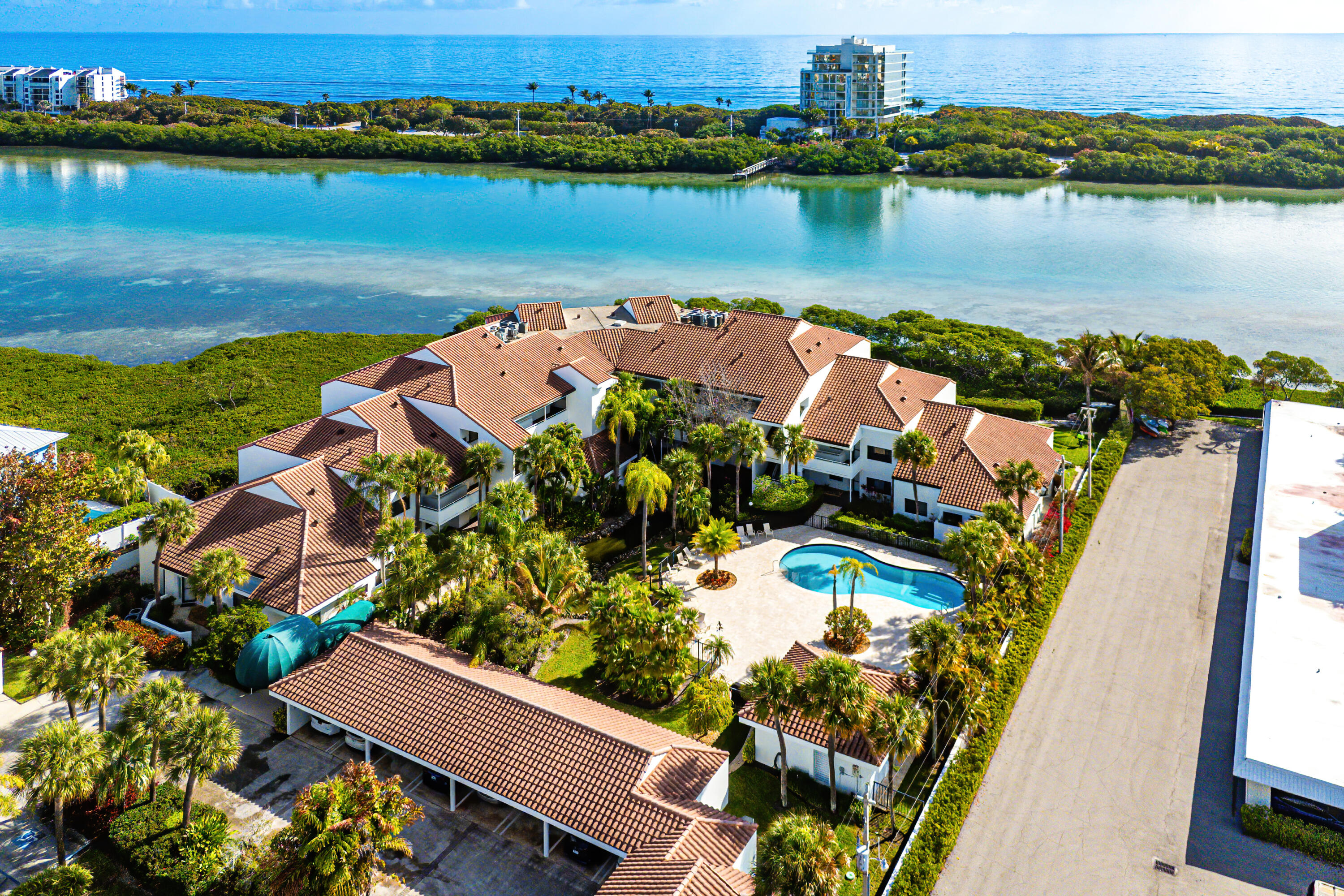 TEQUESTA COVE CONDO - Residential