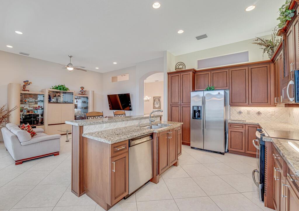 7751 Ocean Sunset Drive