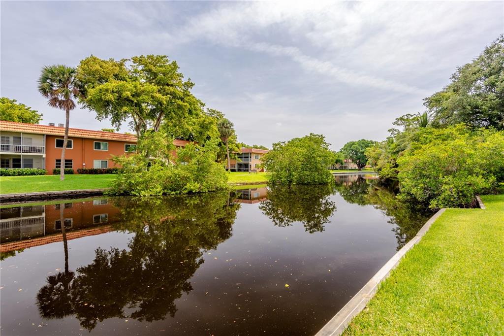 Middle River Townhouses - Residential