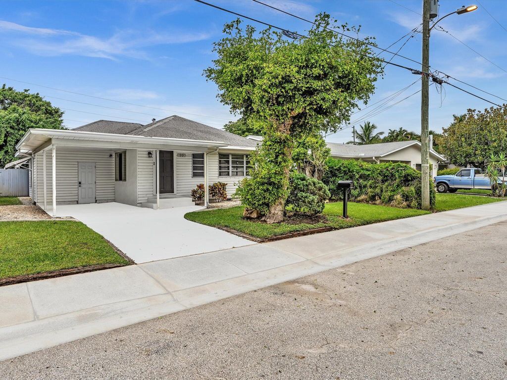 Photo of 99 18th Avenue S, Lake Worth Beach, FL 33460 (MLS # R11107163)