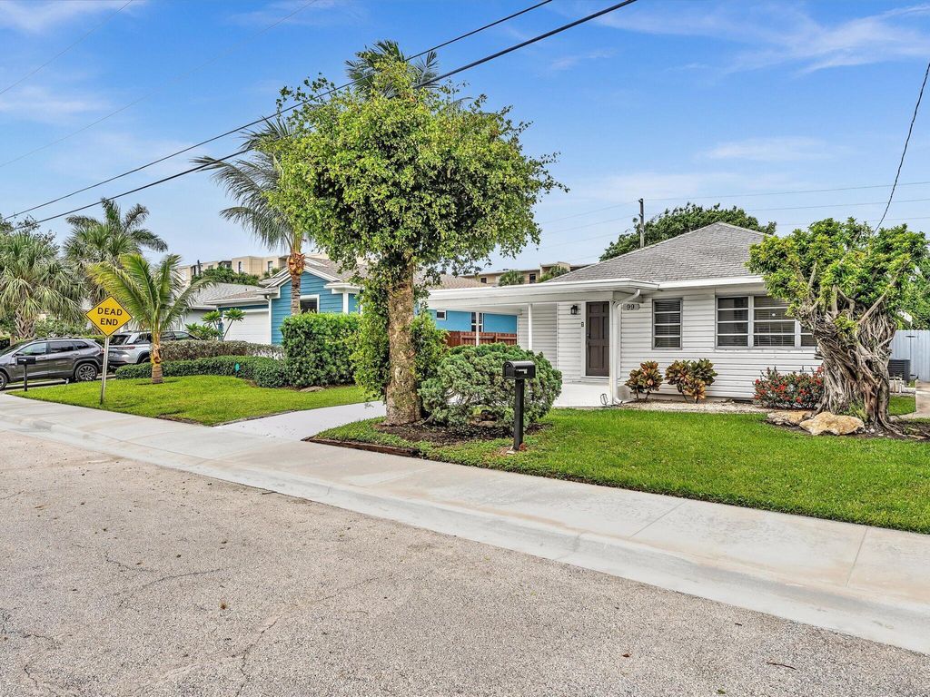 Photo of 99 18th Avenue S, Lake Worth Beach, FL 33460 (MLS # R11107163)