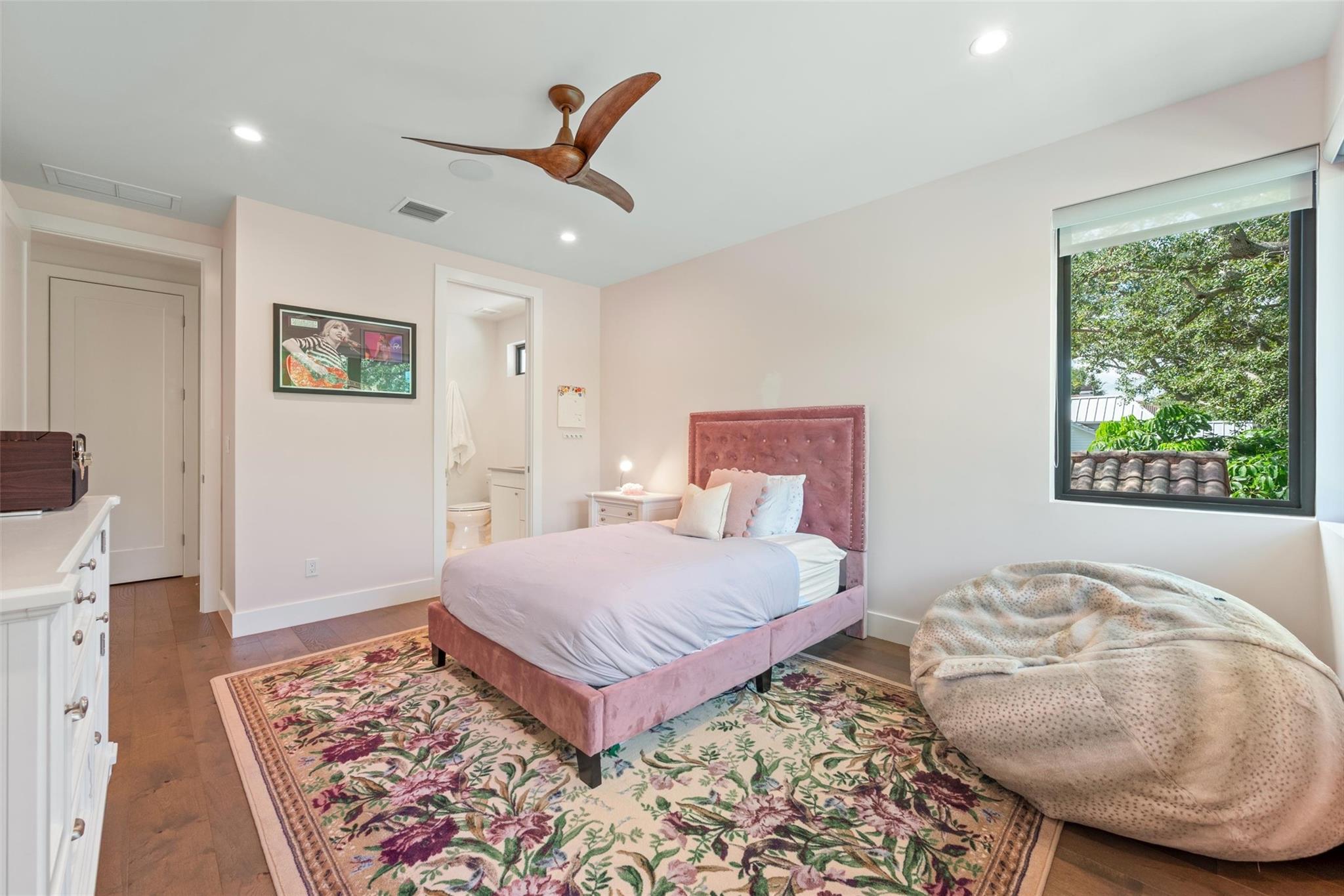 Rio Vista C J Hectors Res - Residential