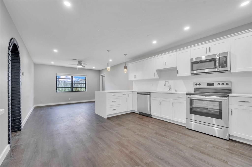 Photo of 401 SE 14th Street, Deerfield Beach, FL 33441 (MLS # F10523319)