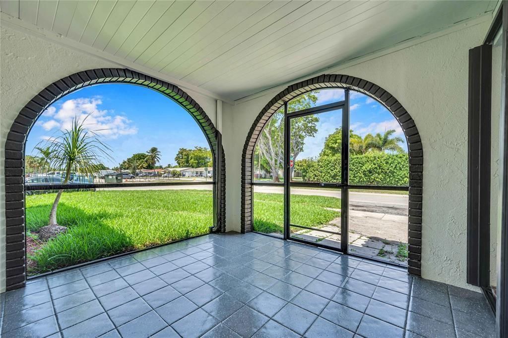 Photo of 401 SE 14th Street, Deerfield Beach, FL 33441 (MLS # F10523319)