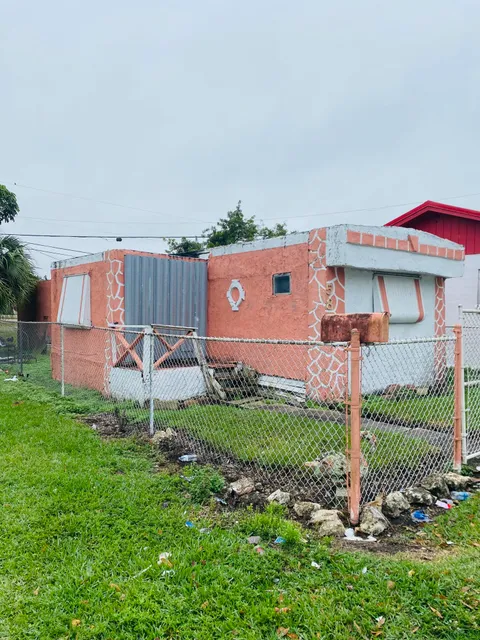 585 SW Sw 6th Street, Belle Glade, FL MLS: R11072521