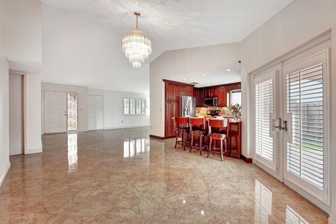 Single Family Residence in Davie FL 15602 Ravenswicke Mnr Mnr 9.jpg