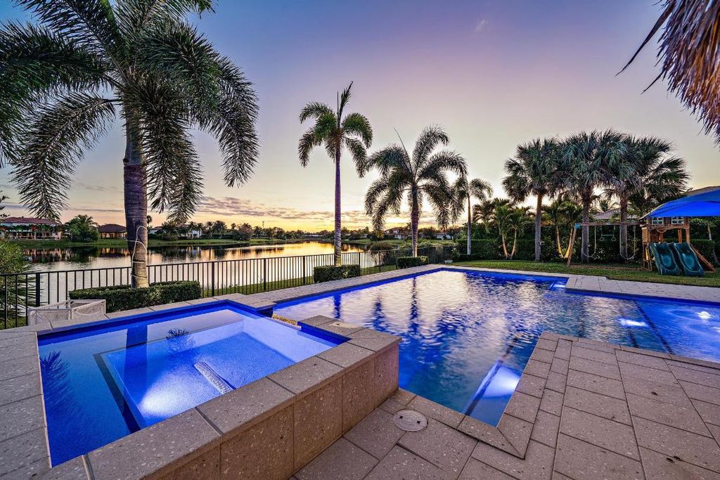 Photo of 112 Manor Circle, Jupiter, FL 33458 (MLS # R11050567)