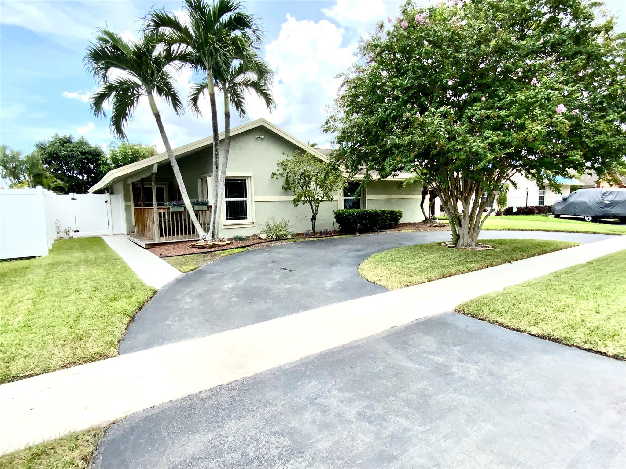 8220 SW 3rd Ct