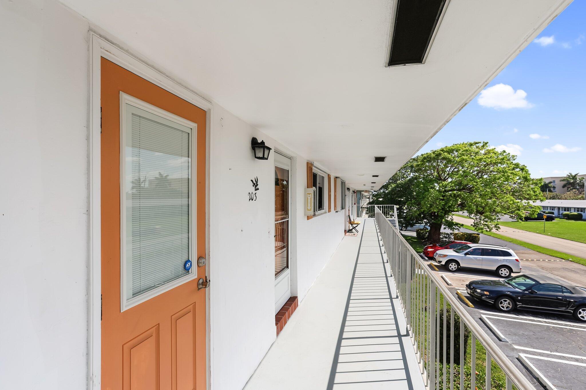 1116 Lake Terrace 203
