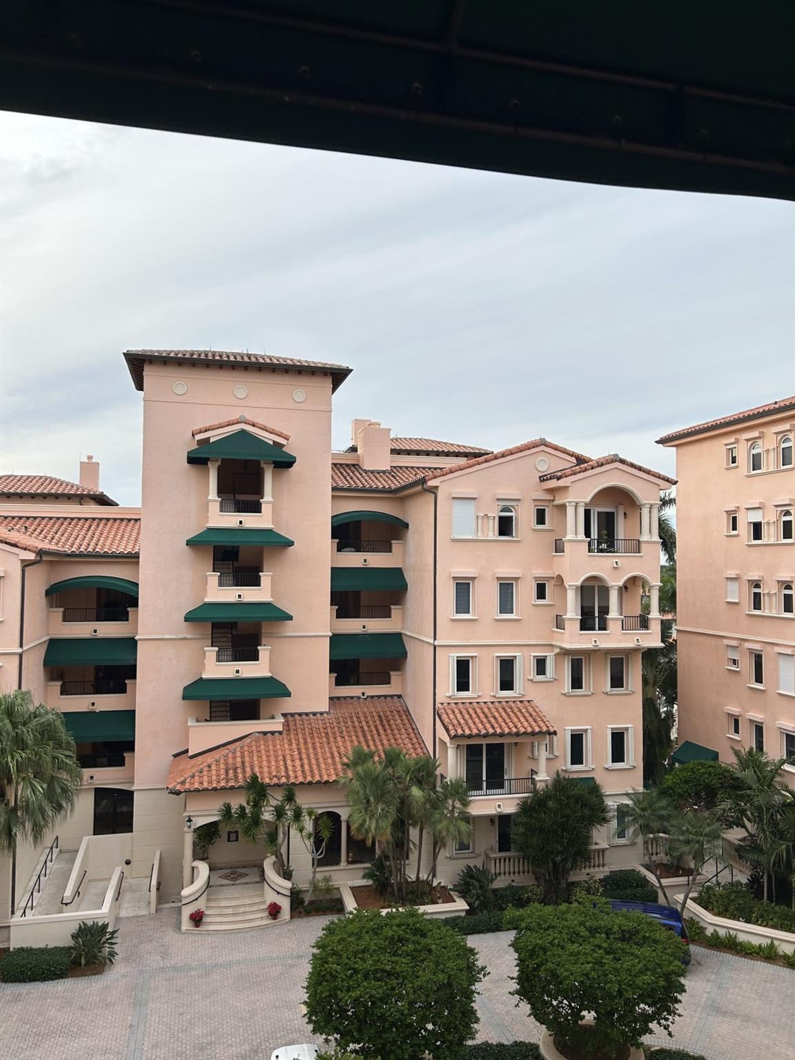 View Coral Gables, FL 33158 condo