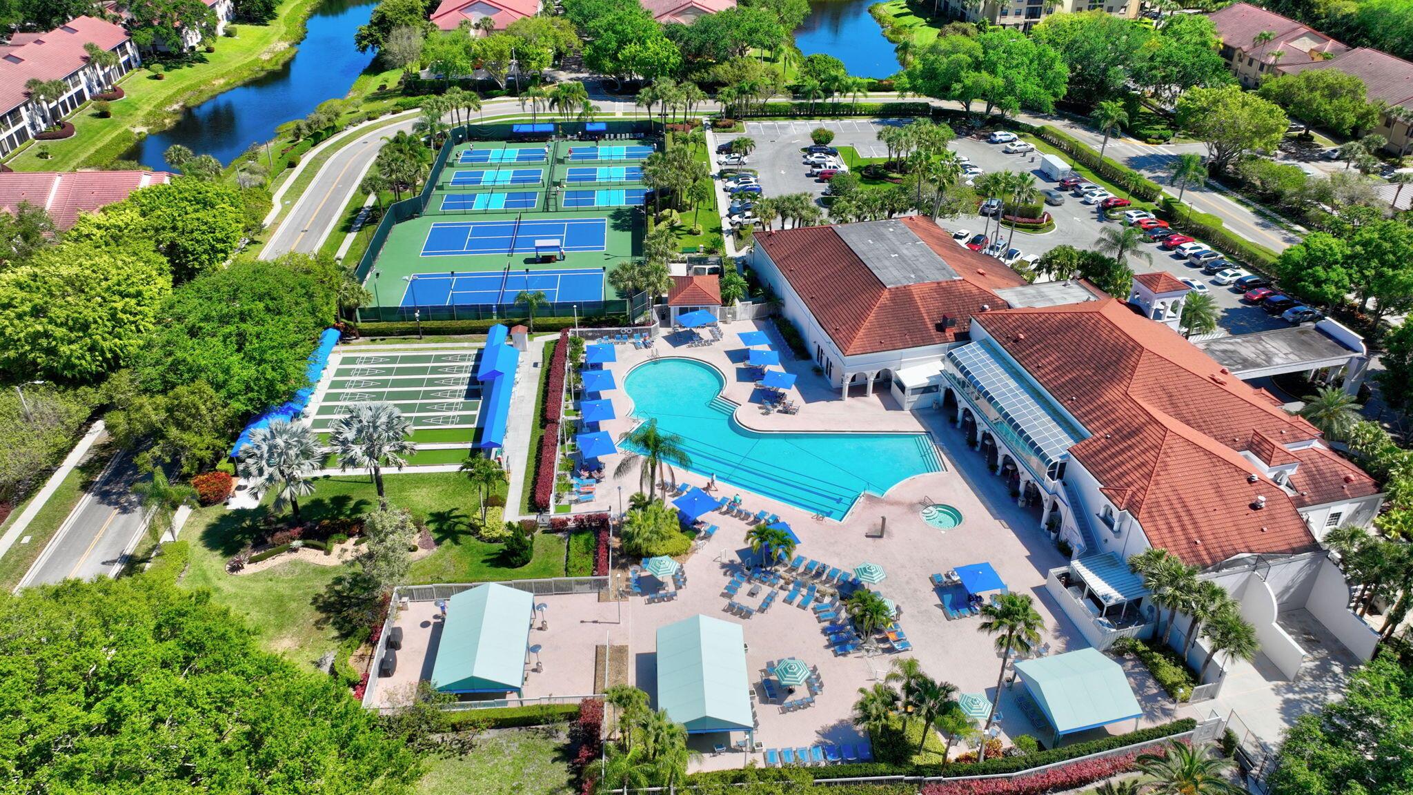 DIAMANTE VILLAGE CONDO - Residential