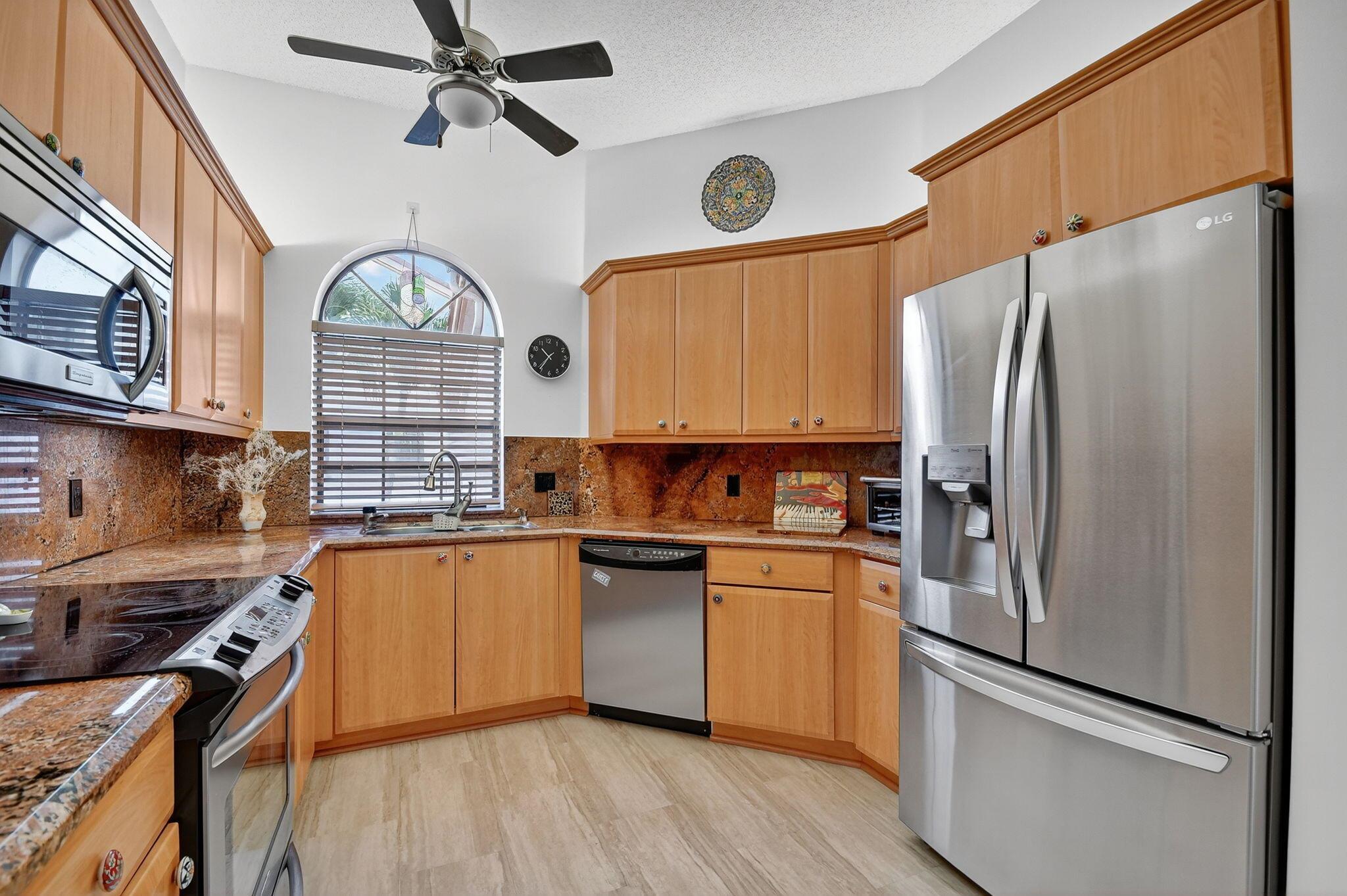 DIAMANTE VILLAGE CONDO - Residential