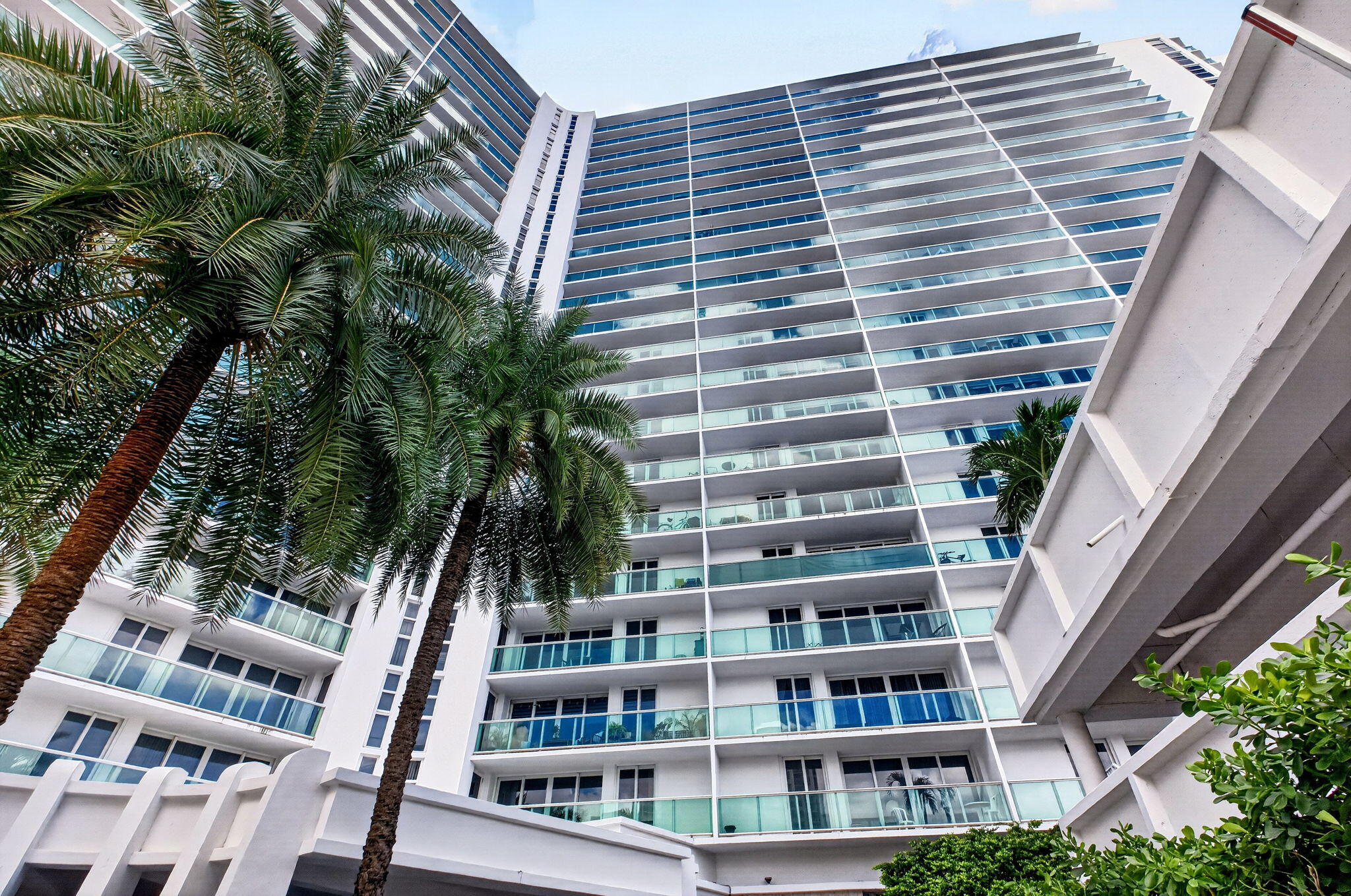 100 BAYVIEW Drive 620