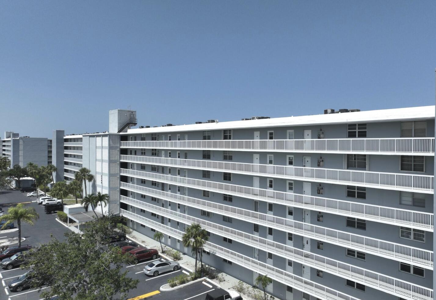 BOCA TEECA CONDO 3 - Residential