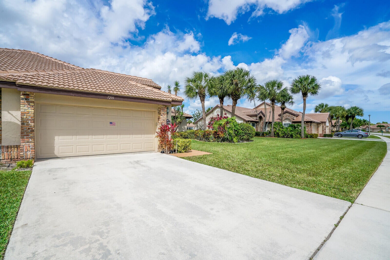 7235 SWEETBAY Court
