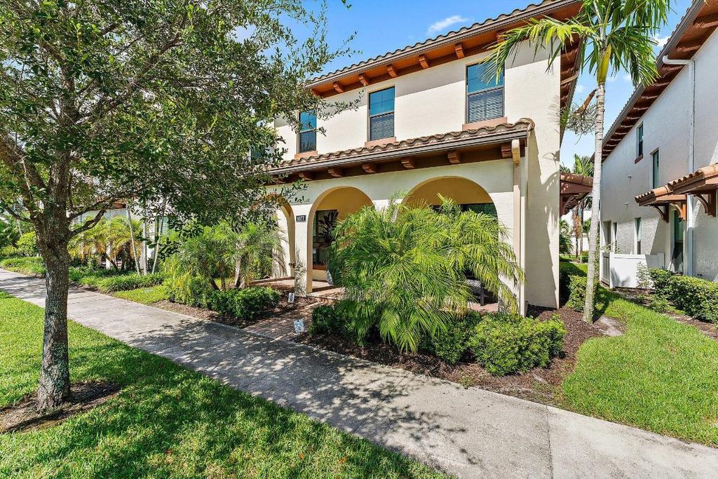Photo of 1077 Faulkner Terrace, Palm Beach Gardens, FL 33418 (MLS # R10958240)