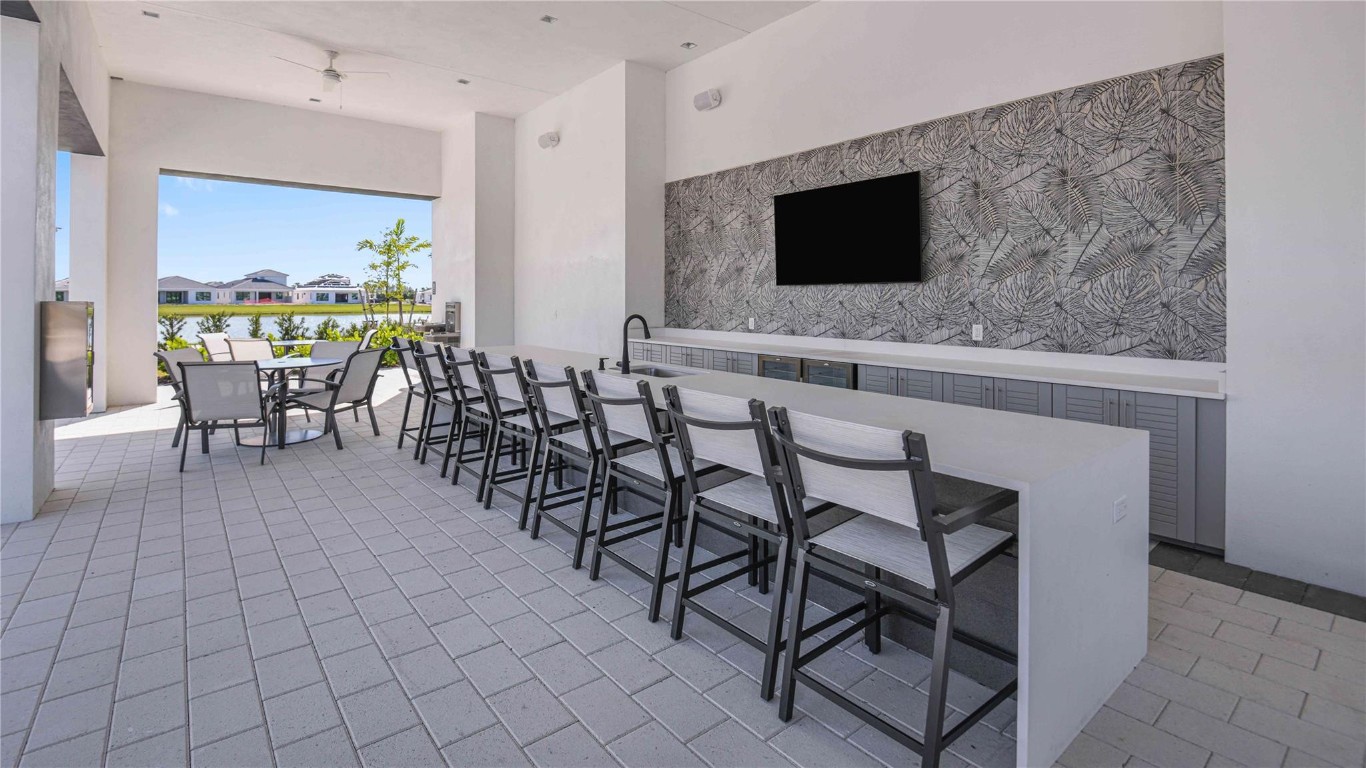 CRESSWIND PALM BEACH - Residential