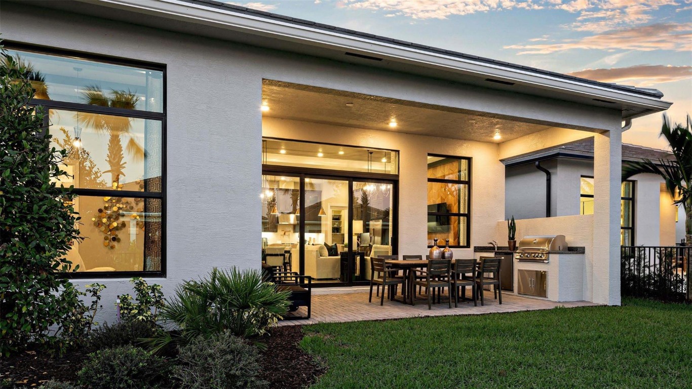 CRESSWIND PALM BEACH - Residential