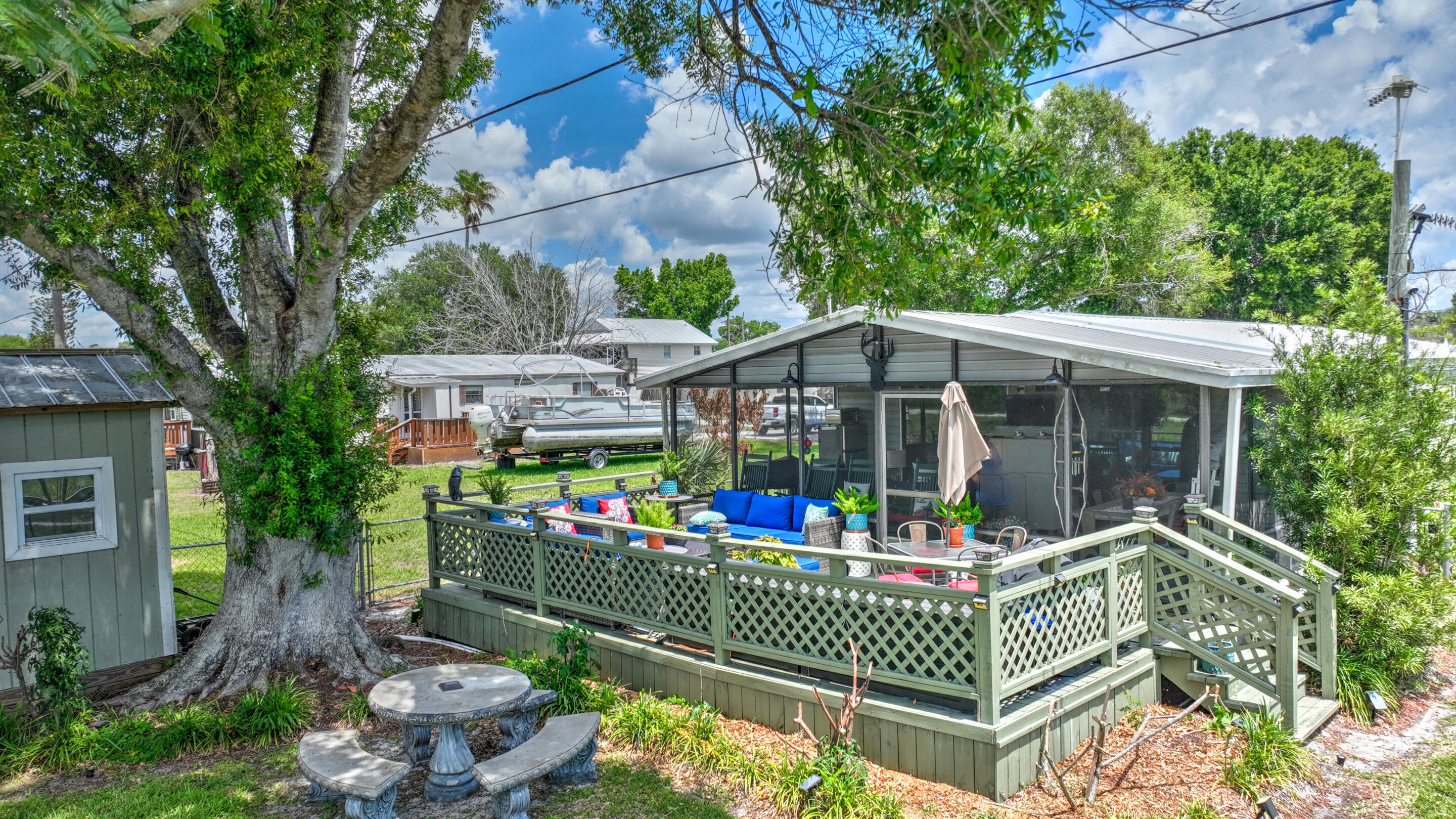 LAKEVIEW ESTATES - Residential