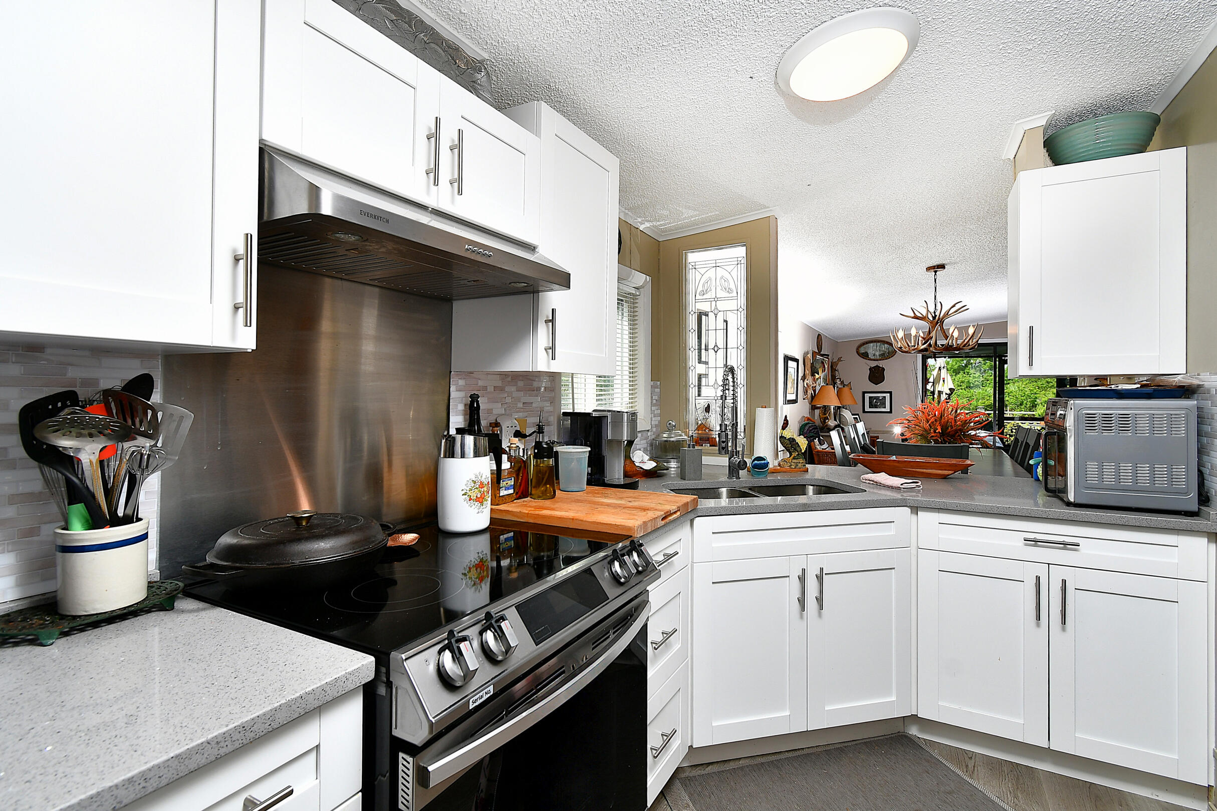 LAKEVIEW ESTATES - Residential