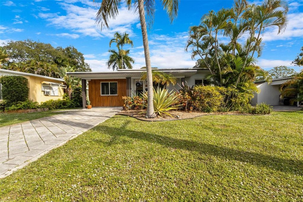 Photo of 1812 SW 9th Avenue, Fort Lauderdale, FL 33315 (MLS # F10546528)