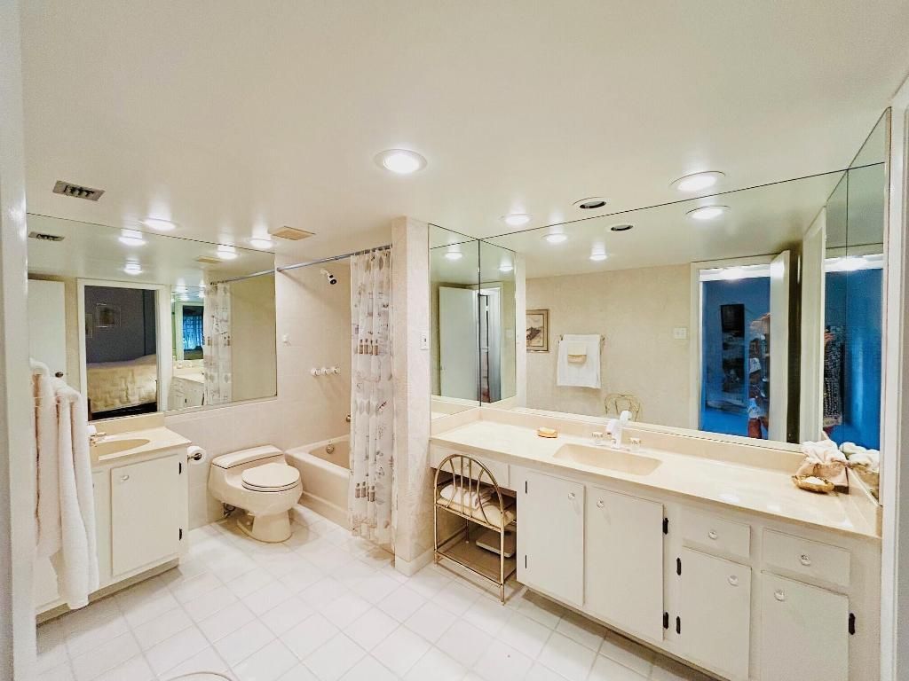 Photo of 224 Pine Hov Circle #D-2, Greenacres, FL 33463 (MLS # R11156631)