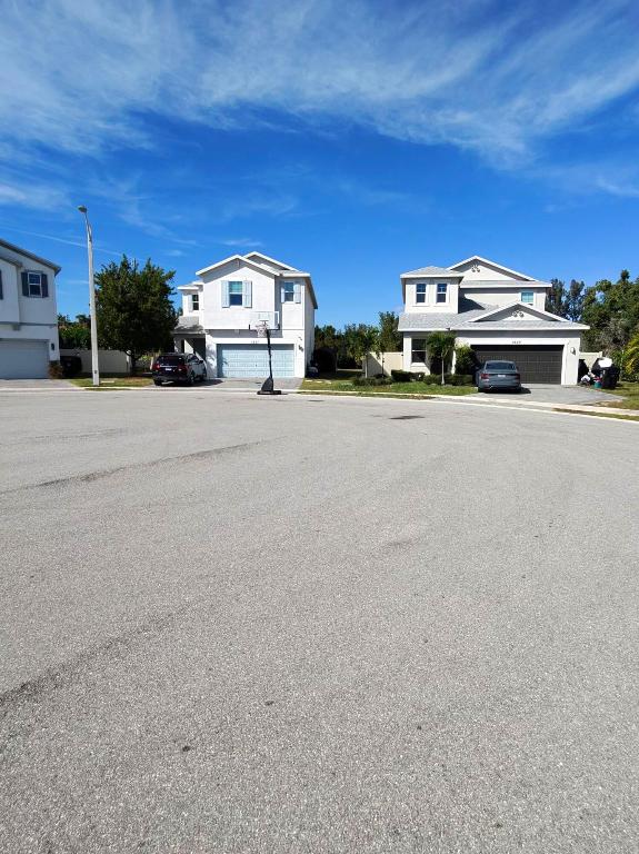 LAKE COVE OF LAKE WORTH - Residential