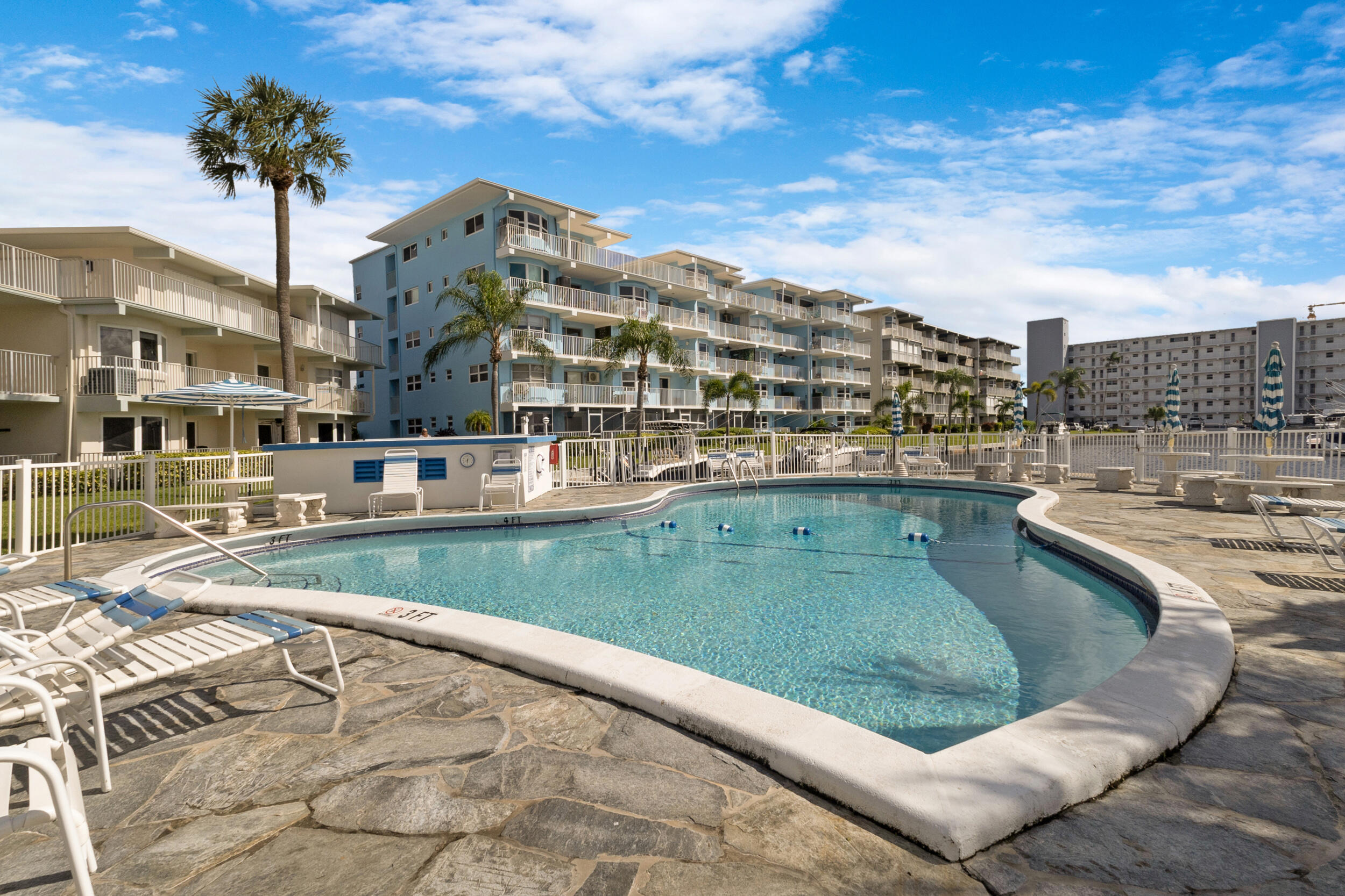 ILLINOIS APTS INC CONDO - Residential