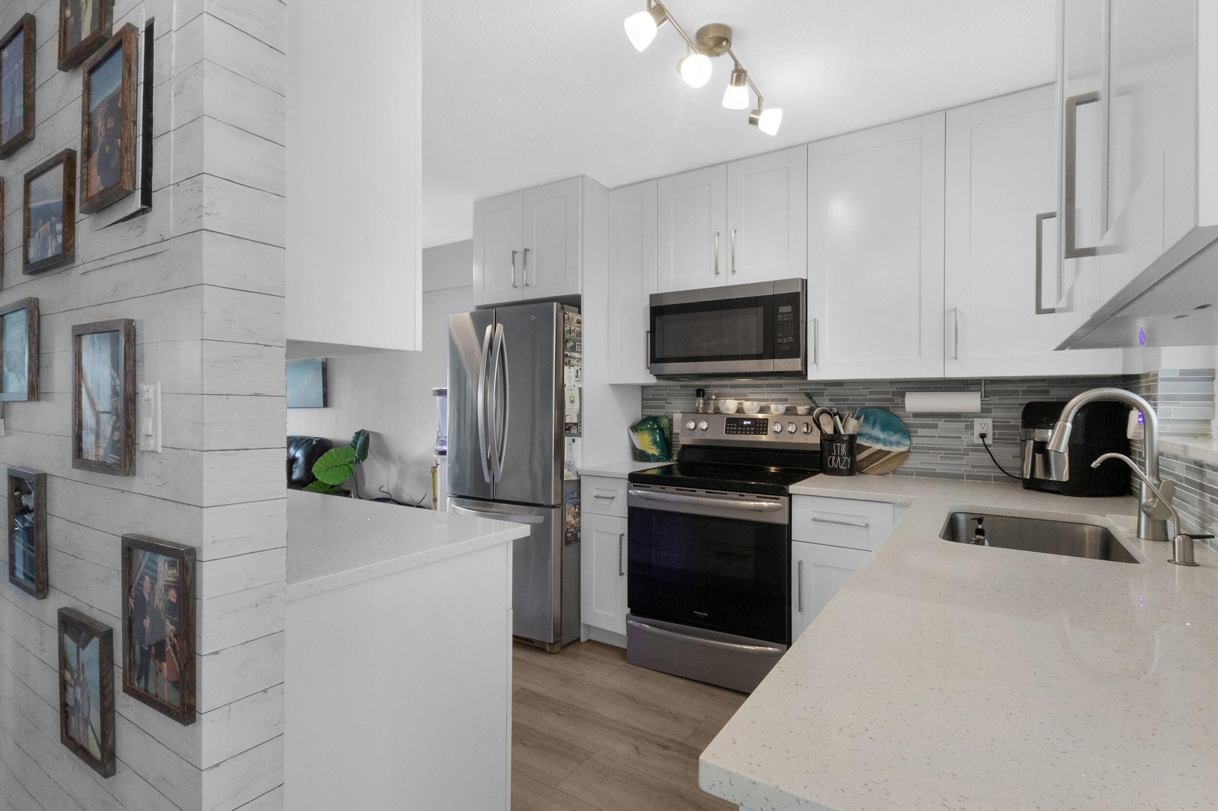 View photos, virtual tours, details... 1501 SE 15th Court 303