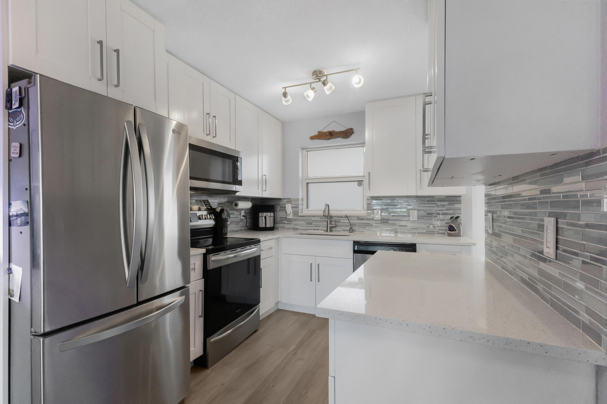 ILLINOIS APTS INC CONDO - Residential