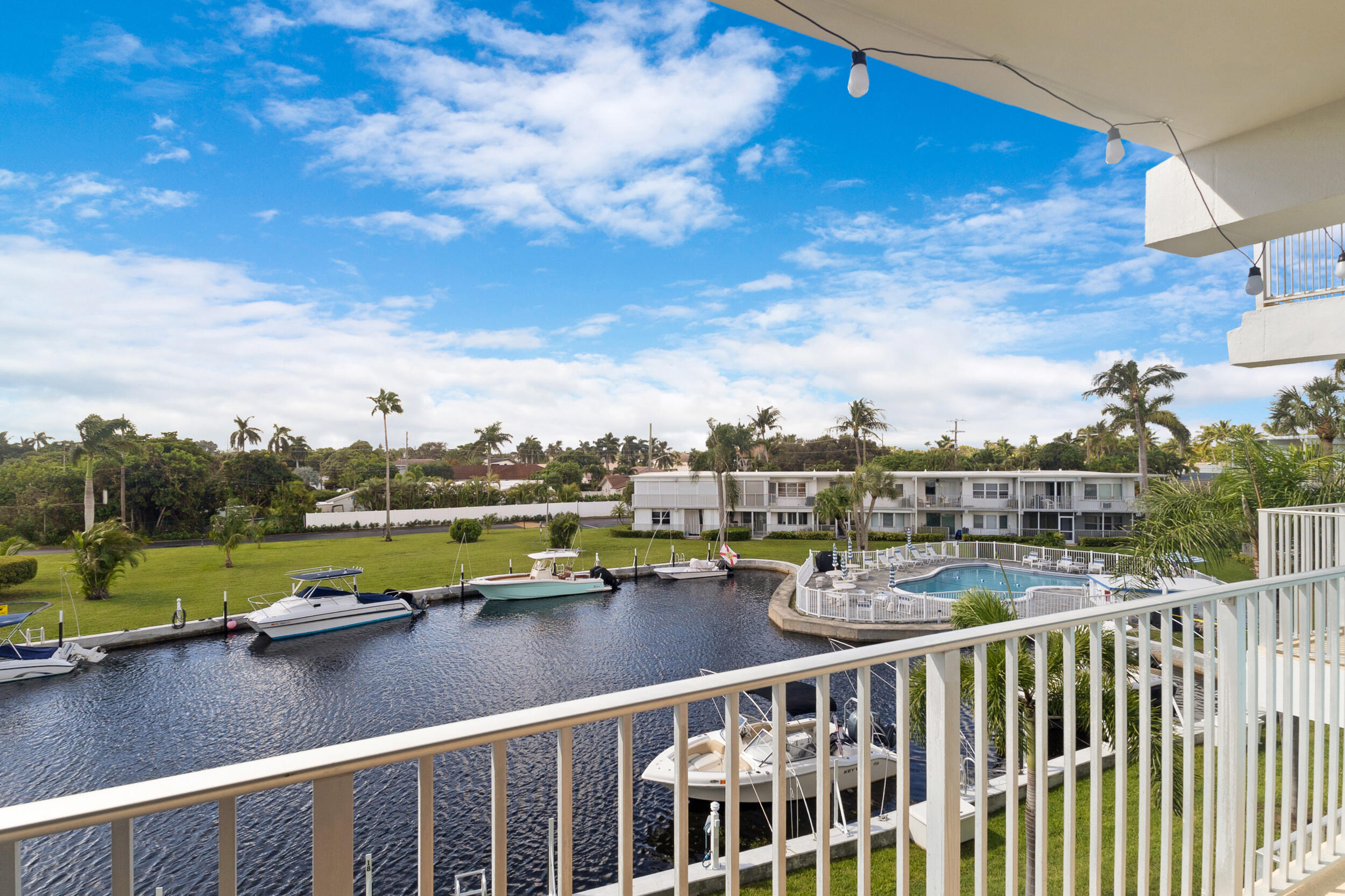 View photos, virtual tours, details... 1501 SE 15th Court 303